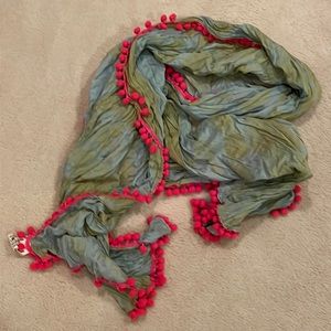 NWOT Excellent condition Natural Life scarf